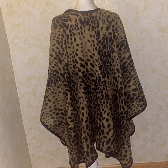 GorgeousâLeopardâPrintâShrug Wrap! - Picture 2 of 8